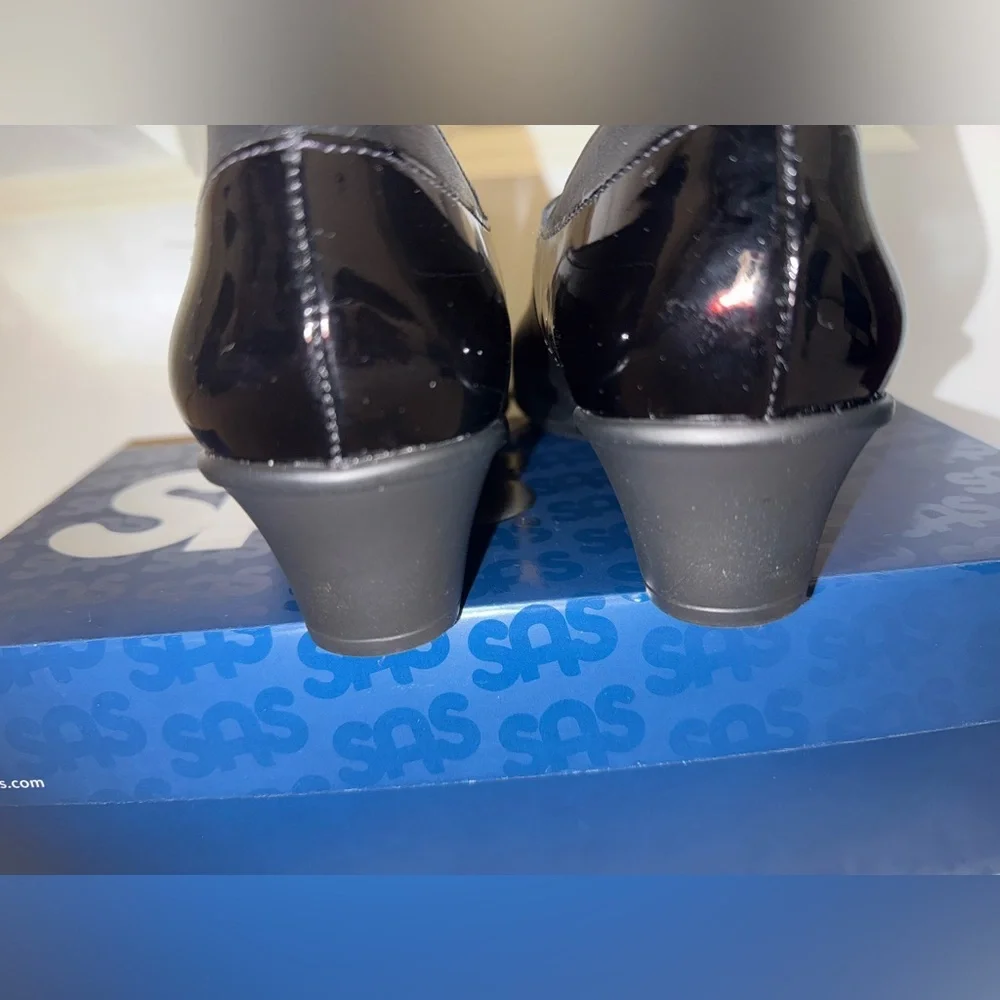 SAS Isabel leather pumps